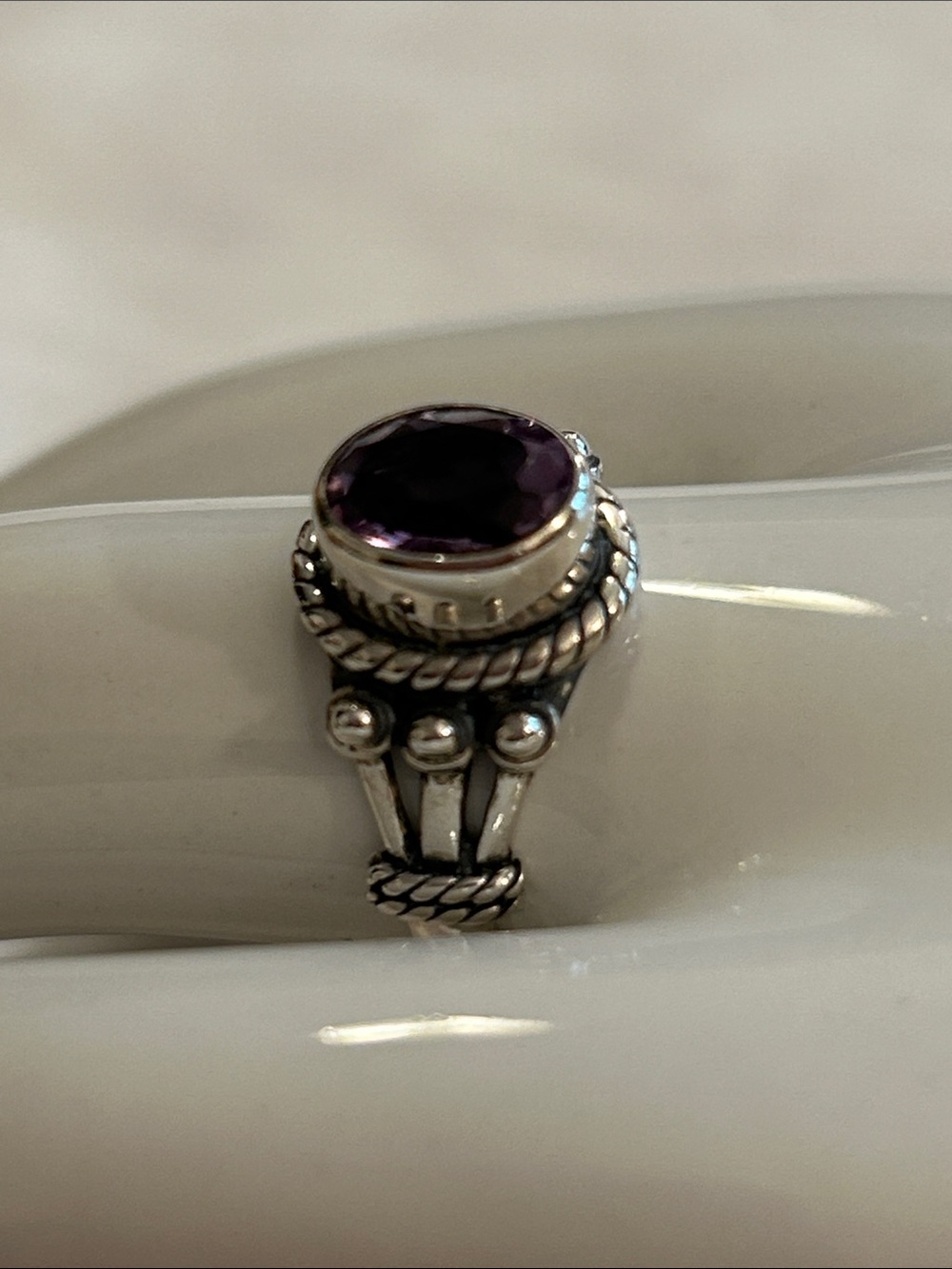 Fashion Jewelry Silver Ring with Purple Gemstone